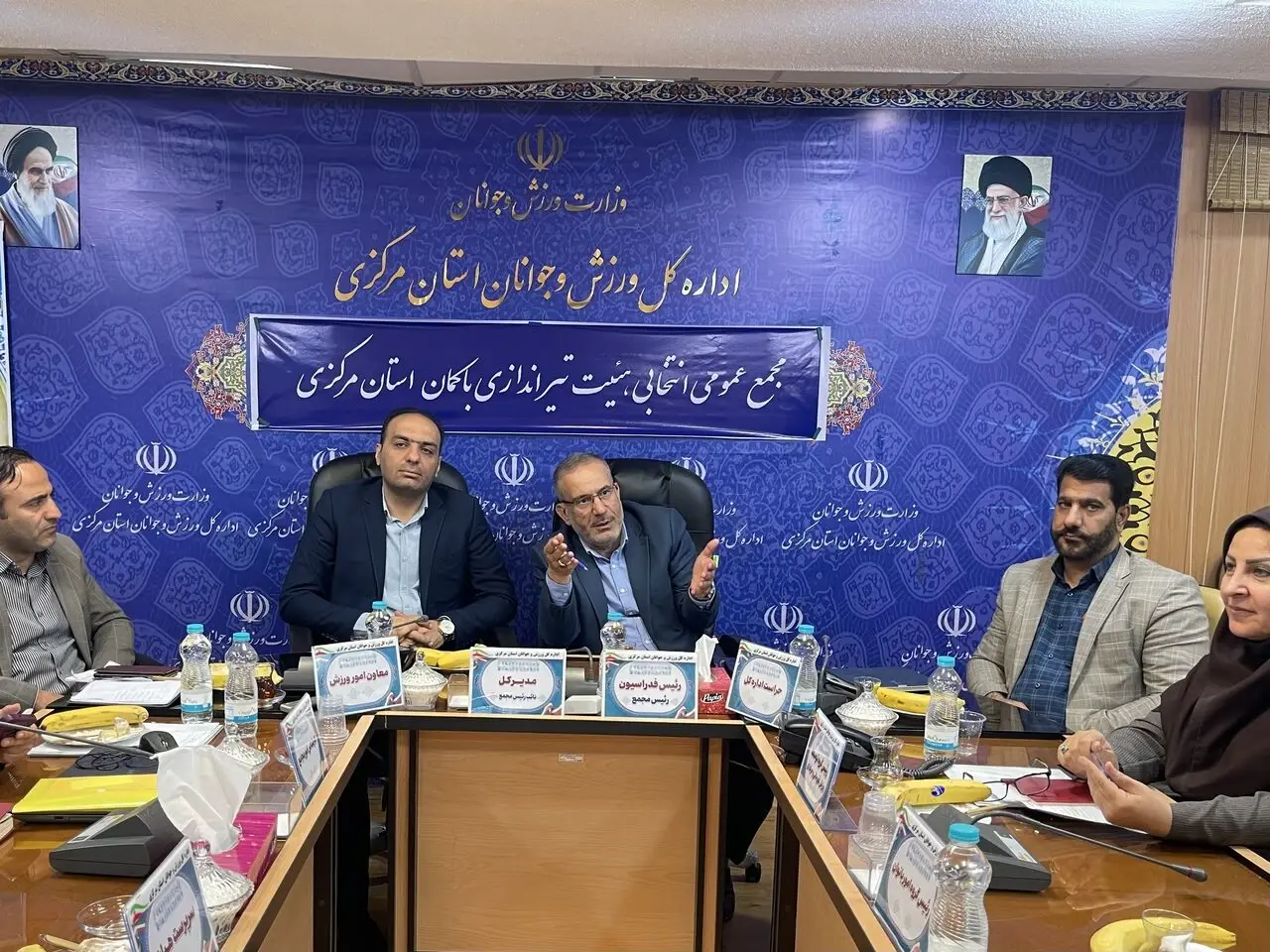 پرداخت وجه نقد به مربیان تیم ملی باعث دعوت های ناعادلانه می شود